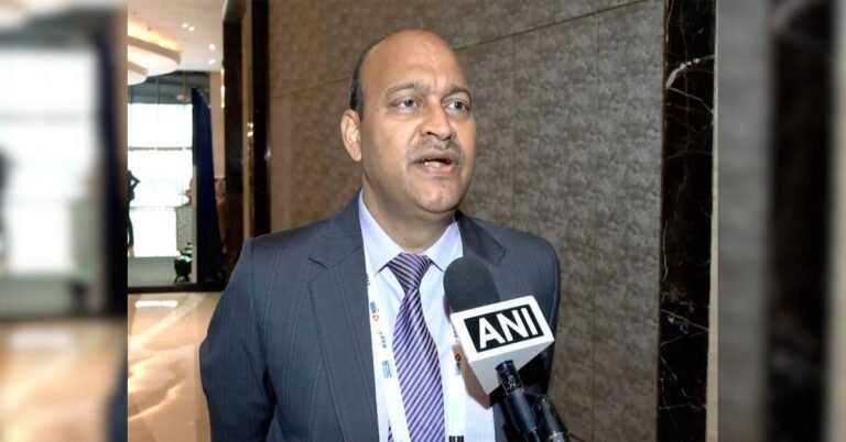 Govt approves voluntary retirement of LIC Managing Director Dinesh Pant | Industry News