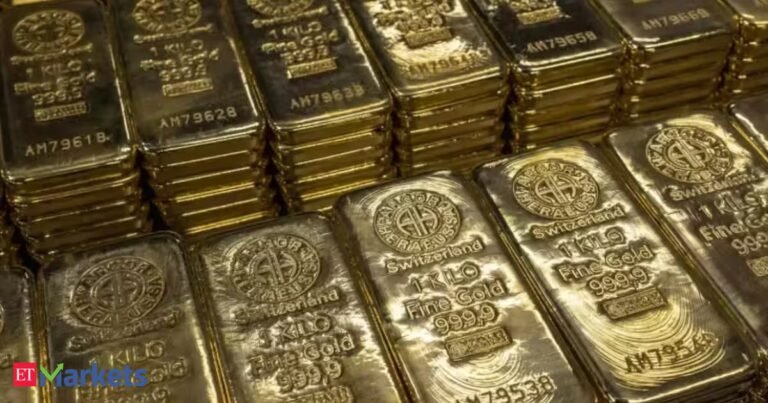 Gold tumbles 4% to seven-week low as oil, dollar and yields climb
