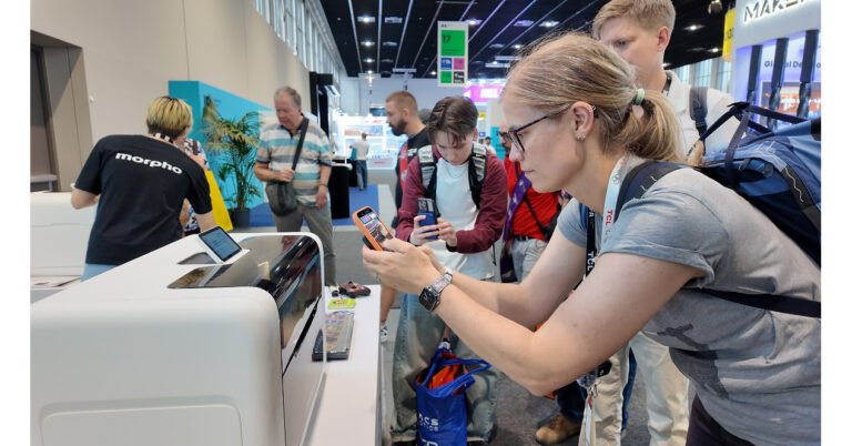 Morpho UV-Drucker auf der IFA mit praktischer Live-Druckvorführung vorgestellt