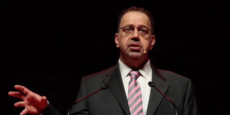 Nobel-Winning Economist Daron Acemoglu Backs California Billionaire Tax