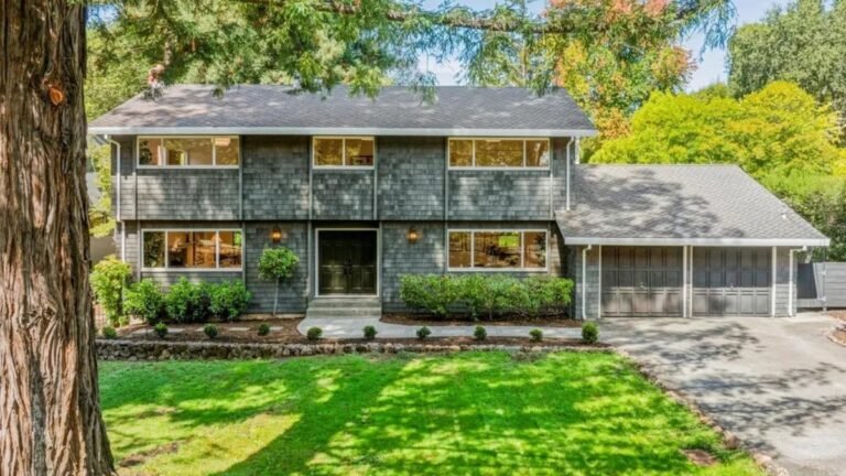 A Beautifully Modernized Midcentury Marin Home Lists for the First Time in 60 Years