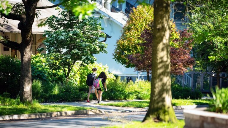 Parents Are Willing To Pay for a House Close Enough To Walk Kids to School