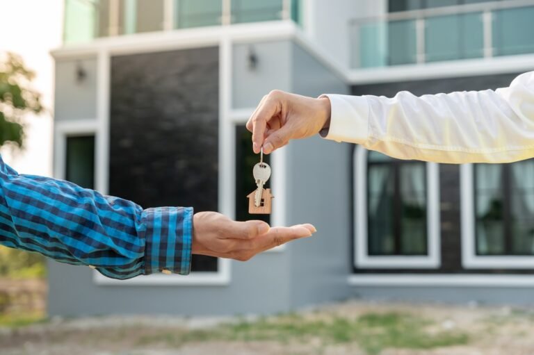 Pending Home Sales Decline to Their Lowest Point in Almost Three Years
