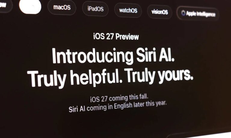 Apple Bets on Siri AI to Win the Personal Assistant War