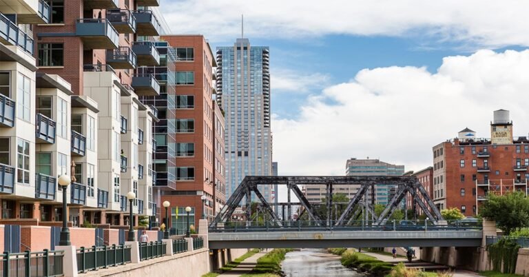 Apartment rents continue their three-year run of falling rates in August