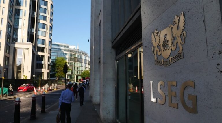 Why the $4 Trillion FX Swaps Market Still Relies on Phone Trading