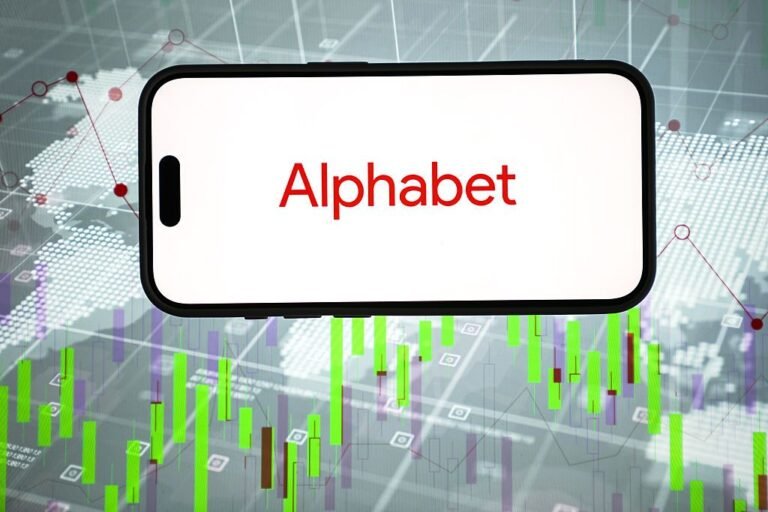 GOOG vs GOOGL – which Alphabet share class should you buy?