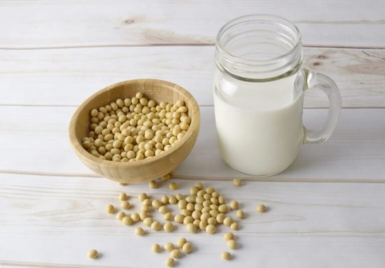 Soybeans Close August with Gains as Condition Ratings Fall