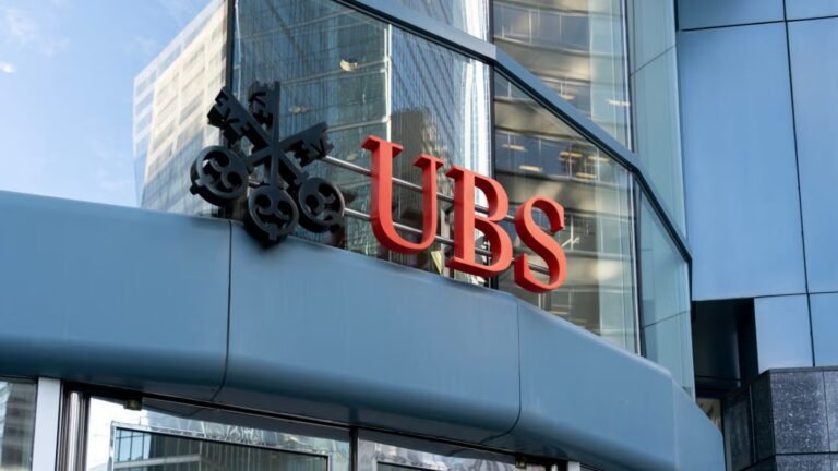 Swiss upper house backs tougher UBS capital rules