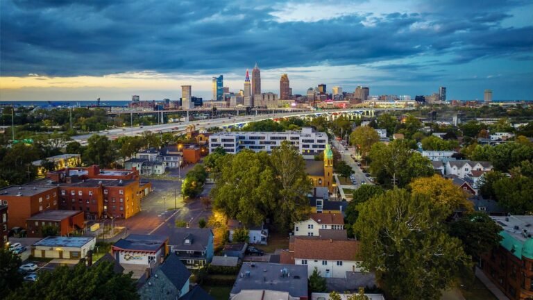 People Are Moving Less Than Ever—and It’s Costing Them Career and Lifestyle Upgrades