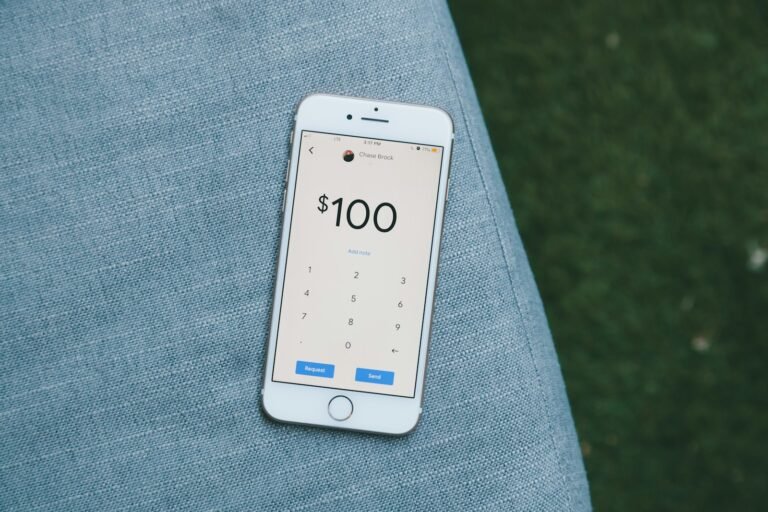 Monitor Your Expenses Anywhere With A Money Tracker App