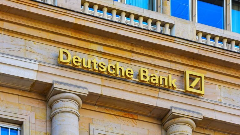 Deutsche Bank weighs closer asset and private banking alignment