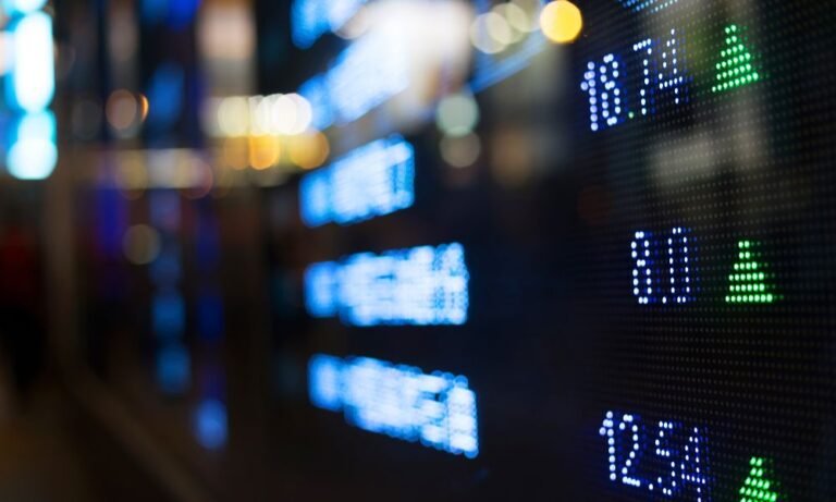 TSX sheds 444 points as Iran strikes push oil past US$90