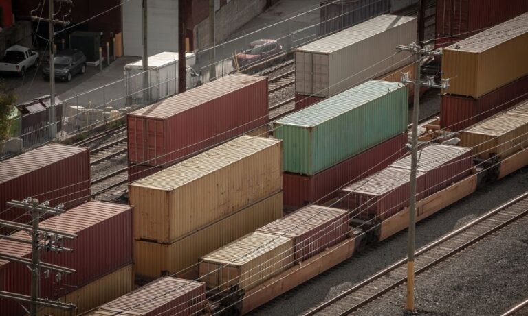 Two thirds of Canadian exports still head south as Ottawa hunts new buyers