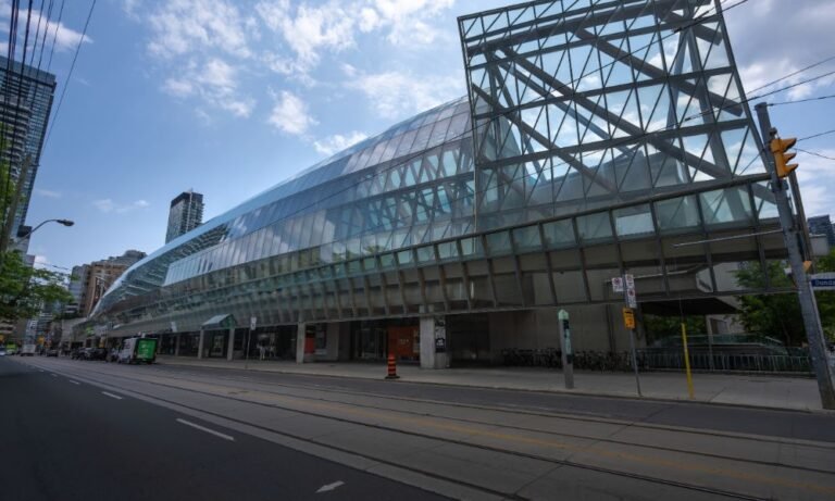 Toronto summit puts 167 Canadian projects in front of the world’s biggest investors