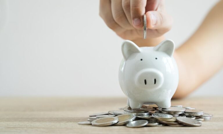 Even financially squeezed Canadians are saving, opening opportunity for advisors