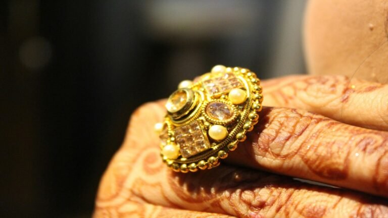 Gold Rate Today in India Rises After Sharp 2-Day Fall; Silver Steady At Rs 2.45 Lakh Ahead Of Fed Decision on 16 September