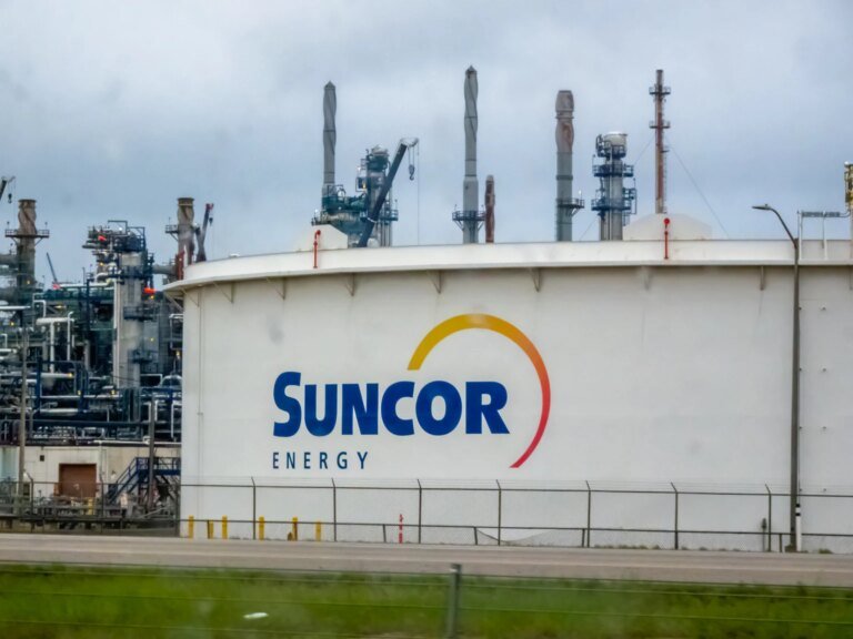 Suncor Energy: A Refining Windfall, Falling Debt, And Aggressive Buybacks
