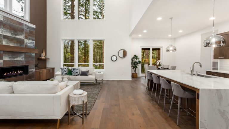 Local Markets Show Ongoing Divide as National Luxury Threshold Declines