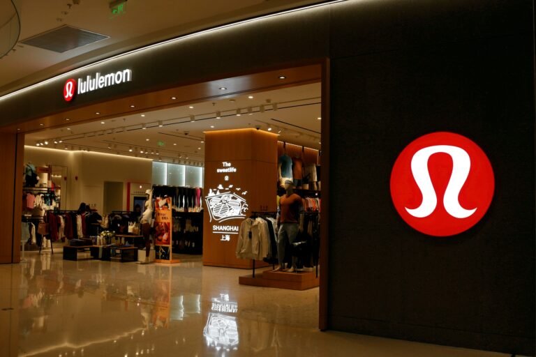 Lululemon Inks Mag Mile Deal: The Chicago Deal Sheet