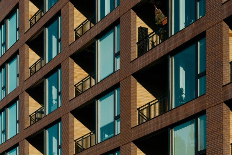 With Occupancy Brimming, Investors Pile Into Bay Area Apartments