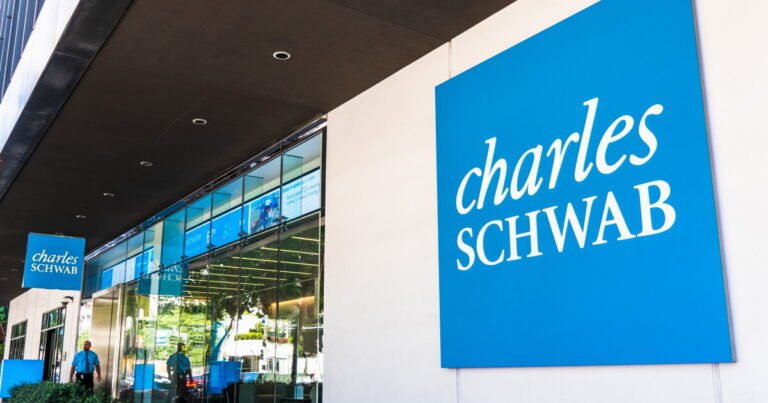 RIAs working with Schwab get higher-yielding option for clients’ cash
