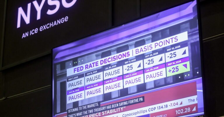 Bank economists see continued growth, persistent inflation