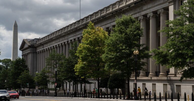 Short-end treasuries become popular bet on Fed inflation win