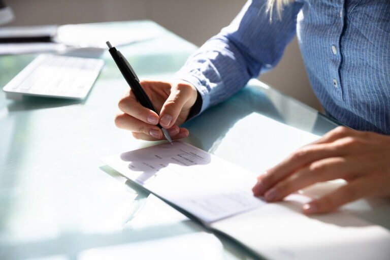 How to Fill Out a Deposit Slip