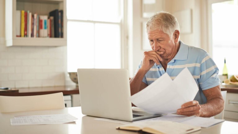 AI Shares How To Invest Roth IRA 2026