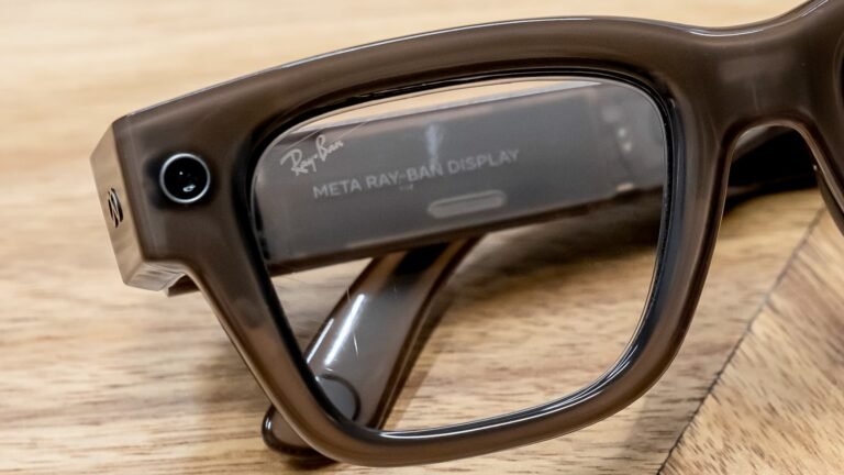 AI wearables face privacy backlash as Oura delays IPO