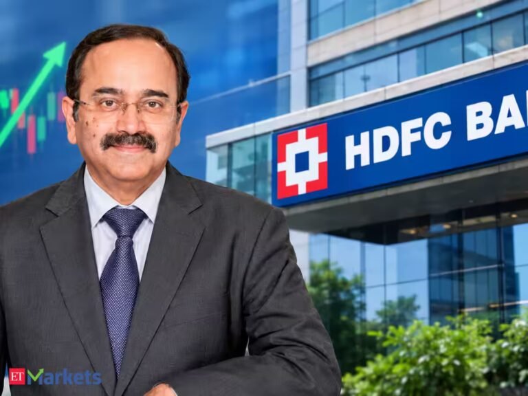 HDFC Bank shares rise 2% after appointing Anup Bagchi as new CEO, Q2 biz update. Buy, sell or hold?