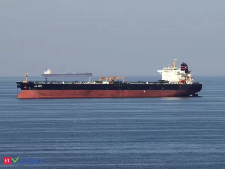 Iraq devalues its currency as Mideast war disrupts oil shipping routes
