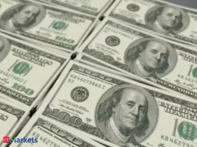 Reserves drop as FCNR inflows dry, RBI dollar sales continue