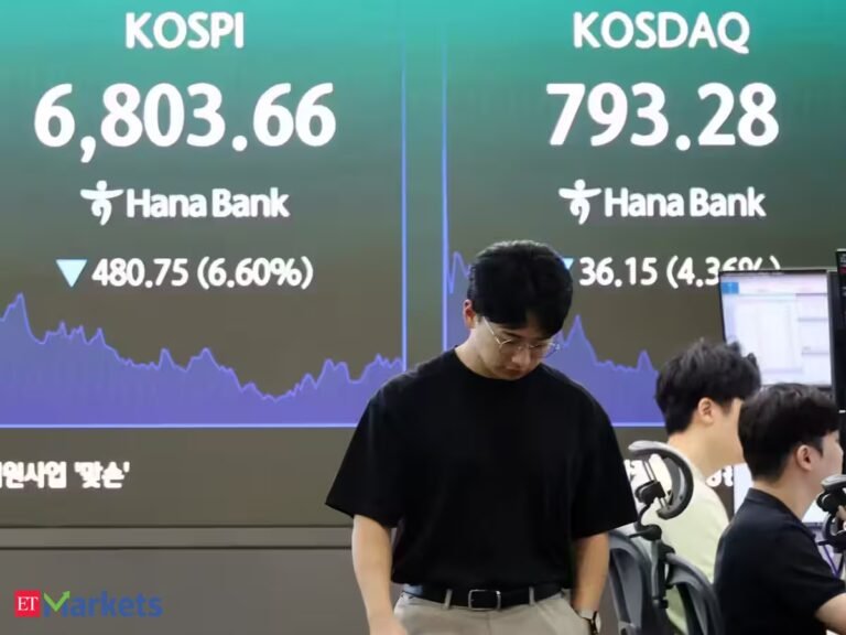Global Market Today: Asian stocks rise on Fed rate signal, oil gains