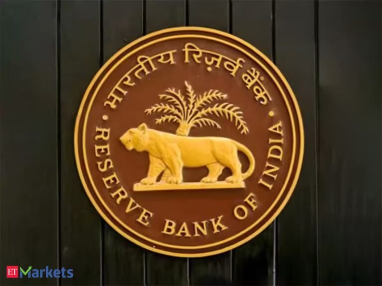 RBI net forex buys hit a record $43 billion in August, balances it with swaps