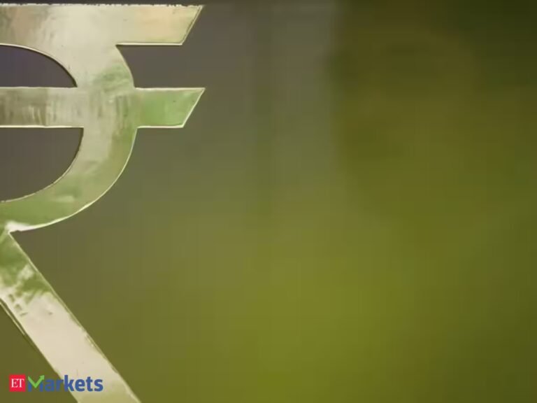 Rupee edges up to 95.11 against dollar on likely RBI intervention