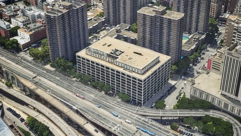 Mamdani’s 100 Gold St. Plan Would Bring 4,000 Apartments to NYC