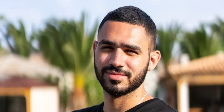 I Went From Construction Worker to Tech Sales in One Year; Here’s How