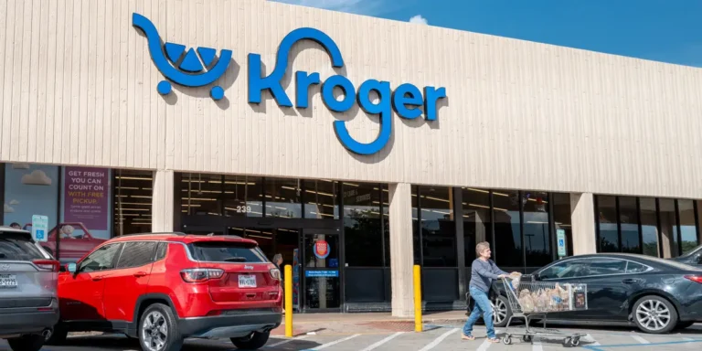 Kroger to Cut 3,000 Corporate Employees Over 3 Years