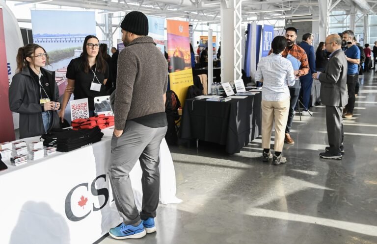 Canadian employment falls by 68,300 amid public sector decline