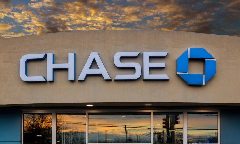 Chase Adds Payroll to Larger Business Banking Offering
