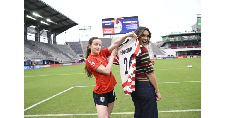 Purina and Mariska Hargitay Bring the Purple Leash Project to U.S. Soccer, Launch Limited-Edition Scarves Supporting Abuse Survivors and Pets