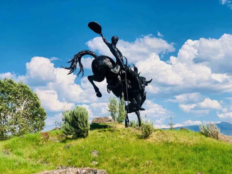 New York And Wyoming To Coordinate Crypto Oversight, Targeting Six-Month Licensing Reviews For Established Firms