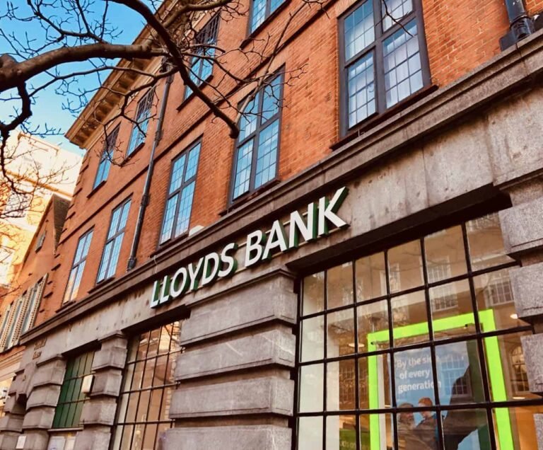 Visa And Lloyds Bank Complete Live Stablecoin Settlement Pilot, Moving $750,000 Across Borders