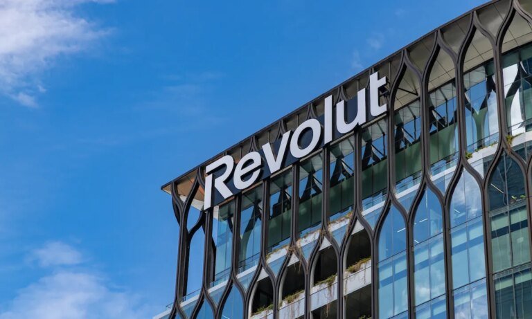 Revolut Pays for New Customer IDs After September Data Breach
