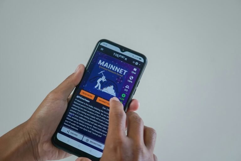 Earned Wage Access Apps Face New Rules in 2026: What Tapping Your Paycheck Early Really Costs