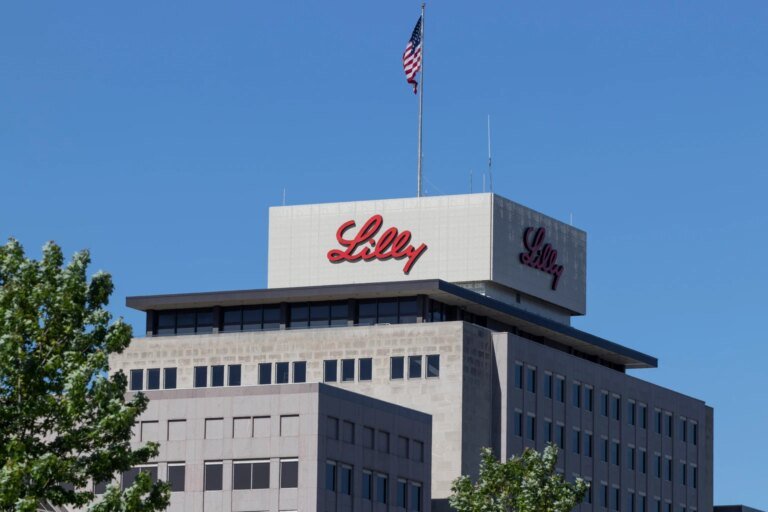 Eli Lilly: Quiet Momentum Builds Into Q3 Earnings, But Watch The Chart Too