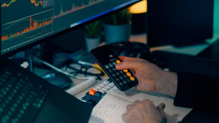 How to Build a Financial Plan in Your 20s Without Feeling Overwhelmed