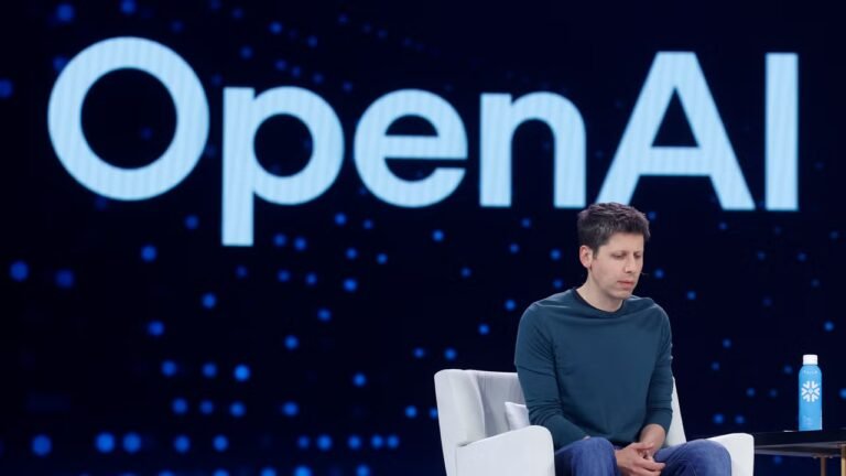 The list of AI insiders sounding the alarm on their own companies keeps growing